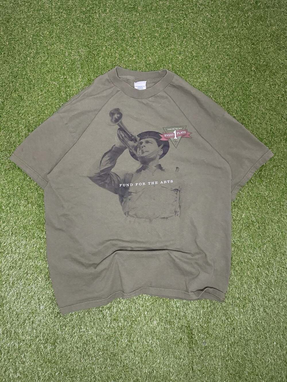 Vintage Fund For The Arts 'Every 1 Plays' Trumpet Graphic Tee Size L